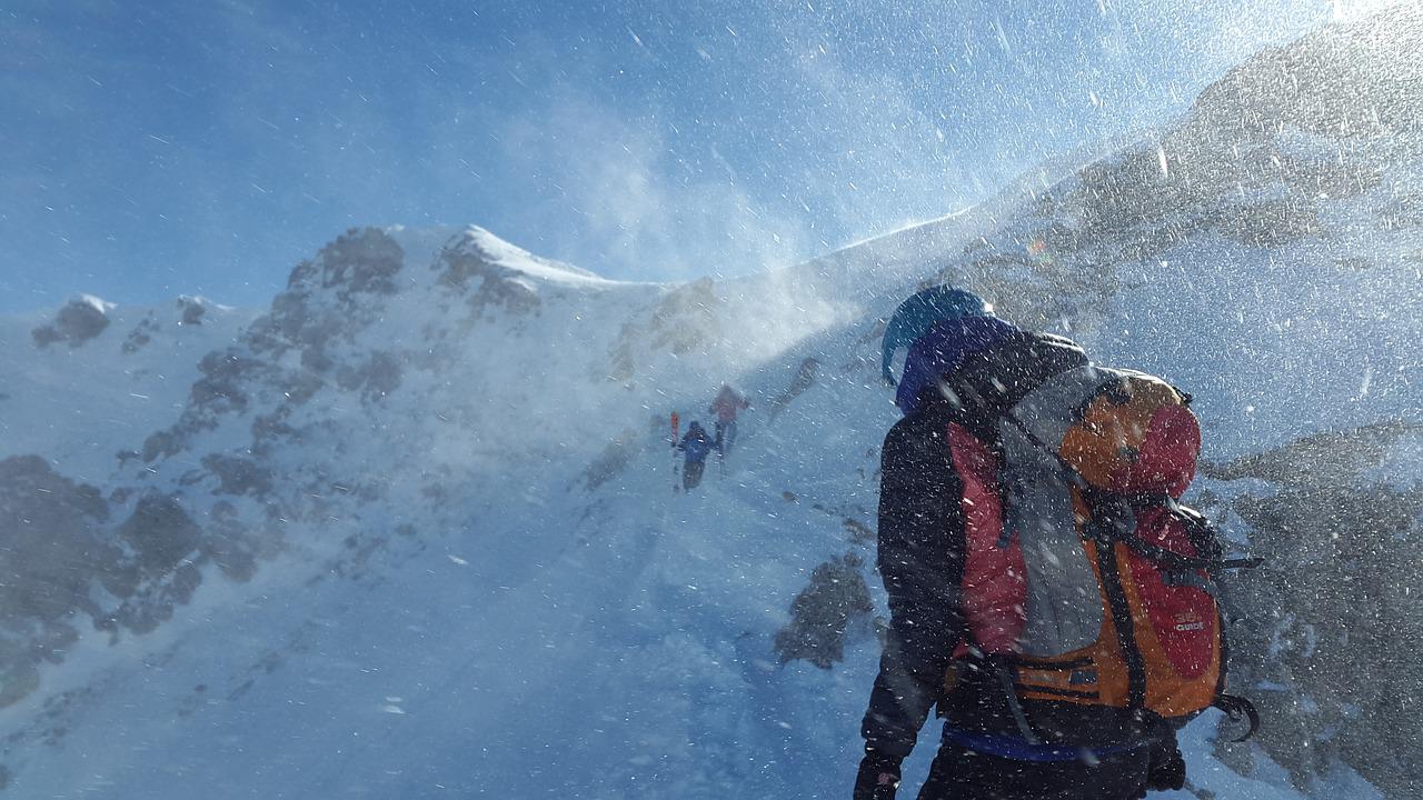 mountaineer-gb36ab7a88_1280